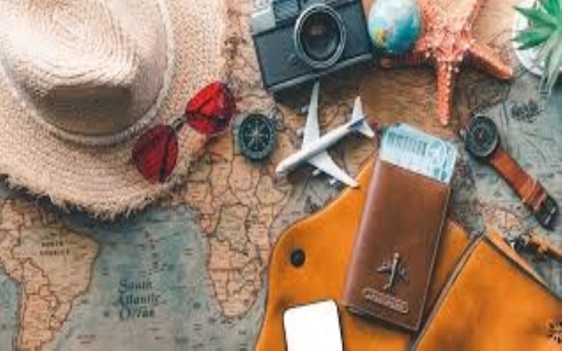travelling or traveling meaning